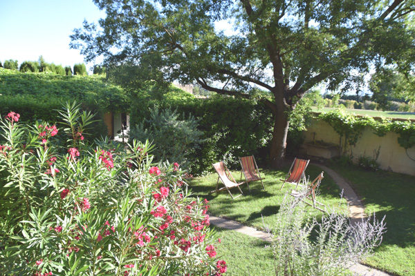 Vue du salon d'été de la chambre d'hôtes