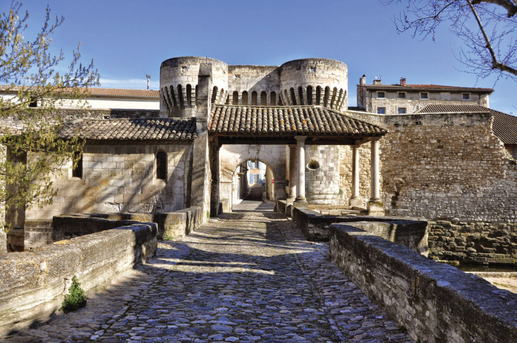 Entrée de la Ville de Pernes Les Fontaines